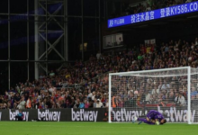 Odegaard penalty gives Arsenal win at Crystal Palace